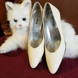 Jazz cream colored heels